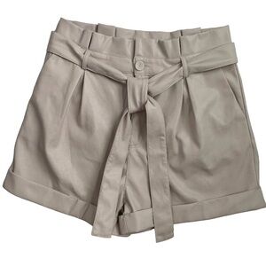 MOLLY GREEN‎ Women’s Vegan Leather Shorts Cream Ruffle Tie Buttery Soft Cuff  L